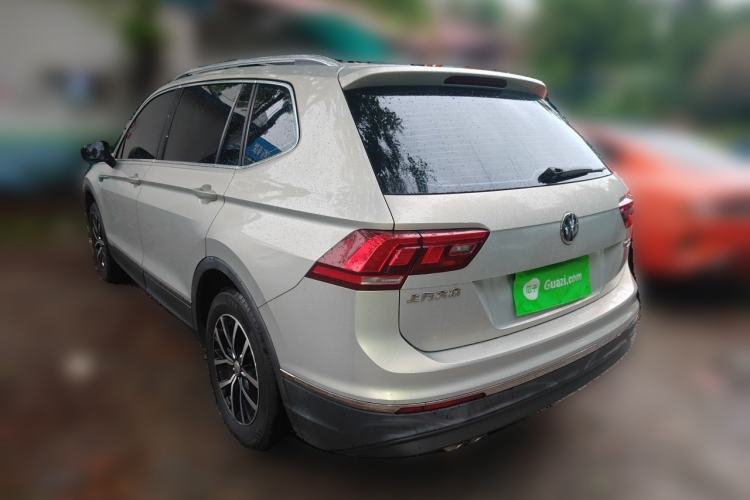 Used Volkswagen Tiguan L 2018 330TSI Automatic Two-Wheel Drive Luxury Edition Rear Left 45 Deg