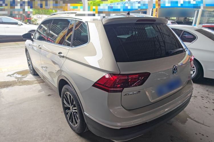 Used Volkswagen Tiguan L 2018 380TSI Automatic All-Wheel Drive Luxury Edition Rear Left 45 Deg