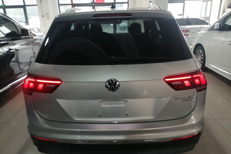 Used Volkswagen Tiguan L 2018 330TSI Automatic Two-Wheel Drive Luxury Edition Rear