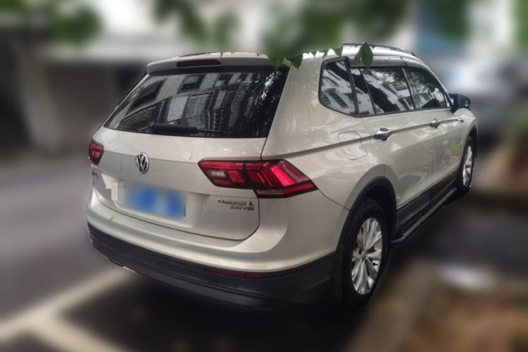 Used Volkswagen Tiguan L 2018 330TSI Automatic Two-Wheel Drive Luxury Edition Rear Right 45 Deg