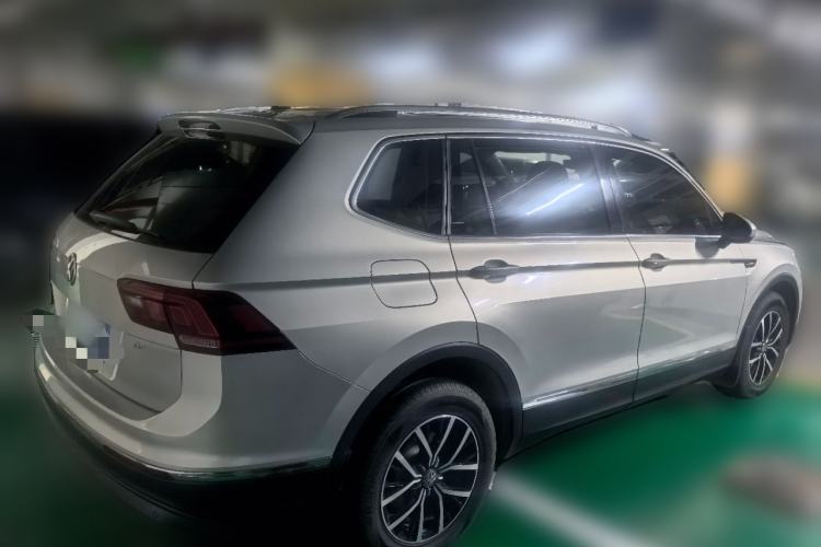 Used Volkswagen Tiguan L 2018 330TSI Automatic Two-Wheel Drive Luxury Edition Rear Right 45 Deg