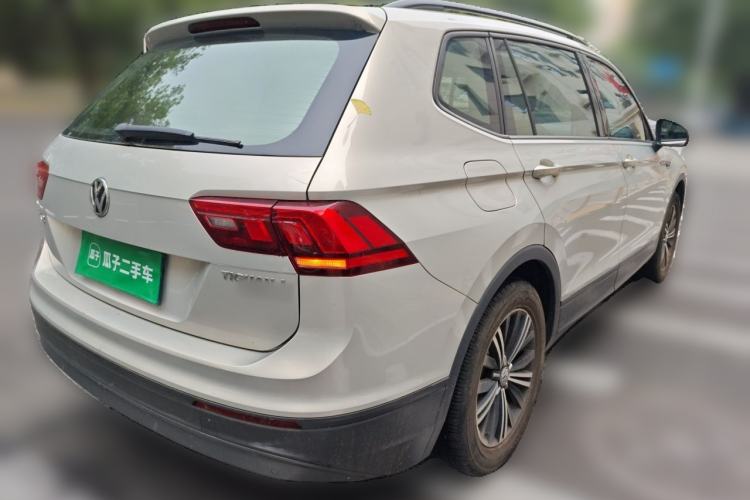 Used Volkswagen Tiguan L 2018 Revised Version 330TSI Automatic Two-Wheel Drive Trendy Edition Rear Right 45 Deg