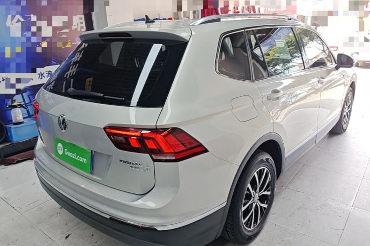 Used Volkswagen Tiguan L 2018 330TSI Automatic Two-Wheel Drive Luxury Edition Rear Right 45 Deg