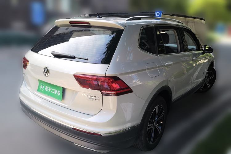 Used Volkswagen Tiguan L 2018 380TSI Automatic All-Wheel Drive Luxury Edition Rear Right 45 Deg