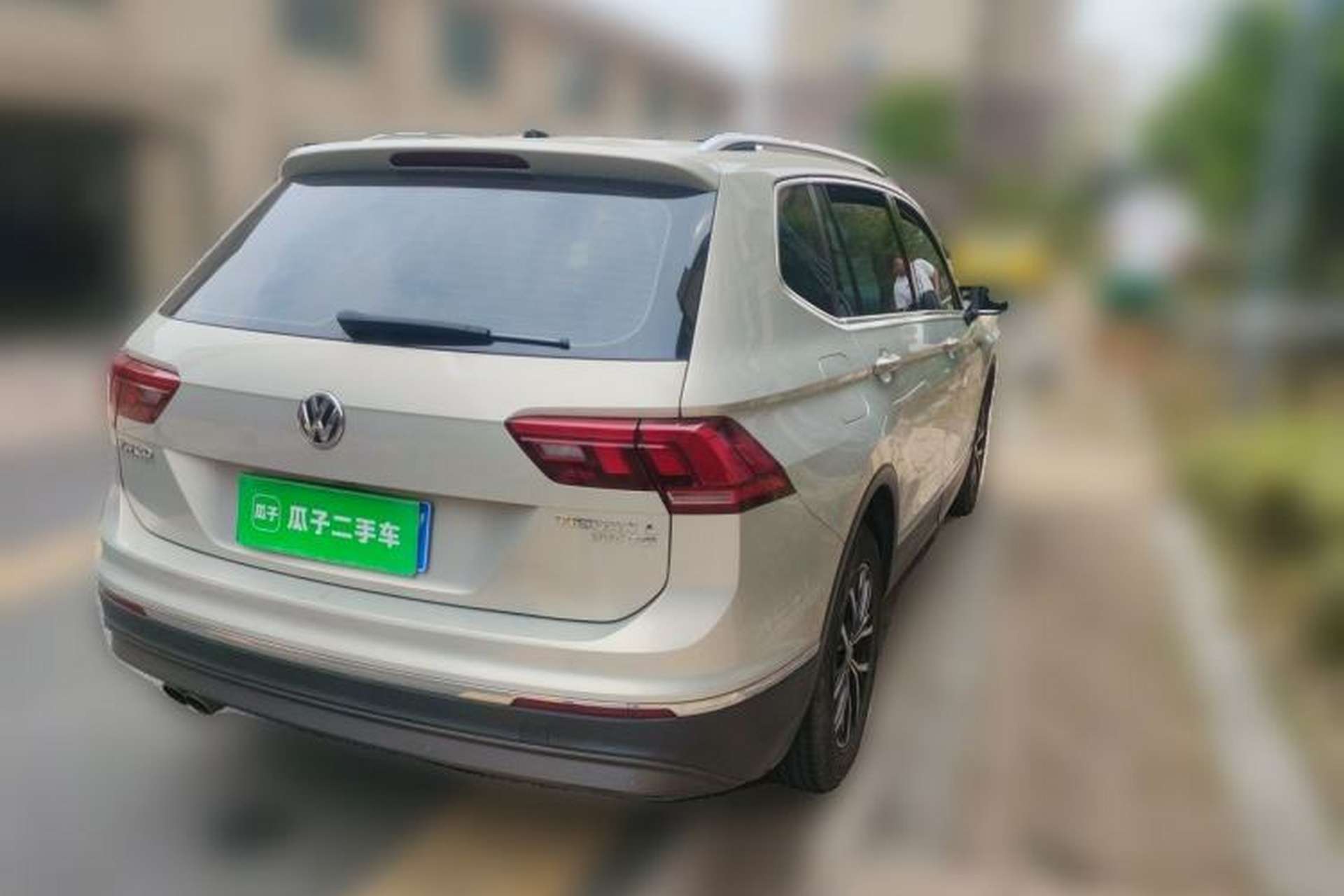 Used Volkswagen Tiguan L 2018 330TSI Automatic Two-Wheel Drive Comfort Edition Rear Right 45 Deg