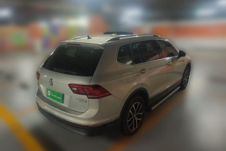 Used Volkswagen Tiguan L 2018 330TSI Automatic Two-Wheel Drive Luxury Edition Rear Right 45 Deg
