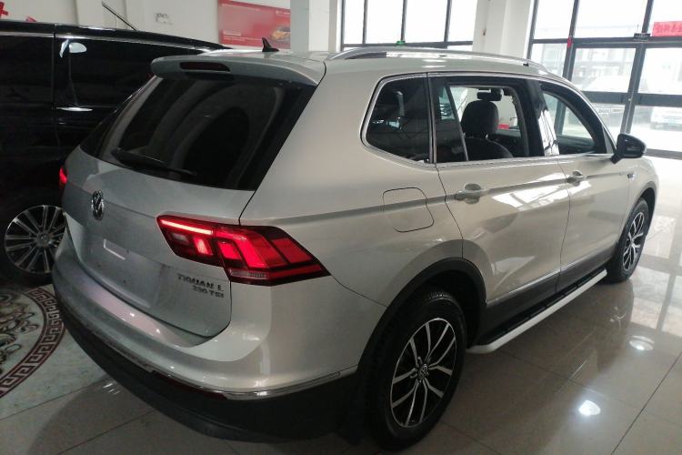 Used Volkswagen Tiguan L 2018 330TSI Automatic Two-Wheel Drive Luxury Edition Rear Right 45 Deg