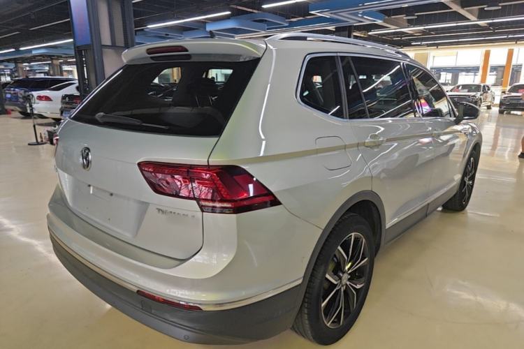 Used Volkswagen Tiguan L 2018 330TSI Automatic Two-Wheel Drive Flagship Edition Rear Right 45 Deg