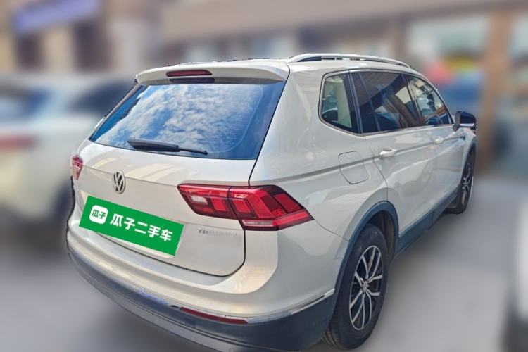 Used Volkswagen Tiguan L 2018 330TSI Automatic Two-Wheel Drive Comfort Edition Rear Right 45 Deg