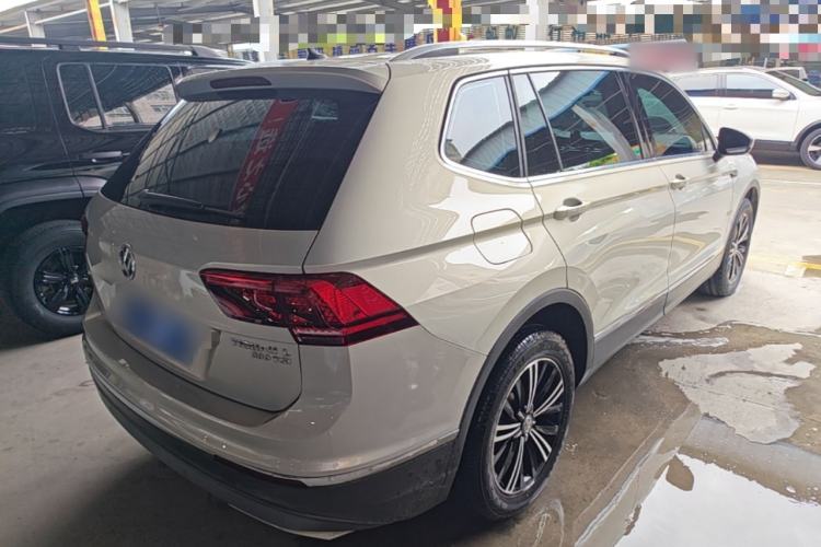 Used Volkswagen Tiguan L 2018 380TSI Automatic All-Wheel Drive Luxury Edition Rear Right 45 Deg