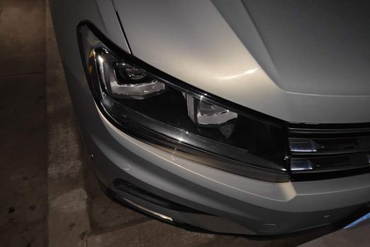Used Volkswagen Tiguan L 2018 330TSI Automatic Two-Wheel Drive Luxury Edition Right Front Headlight