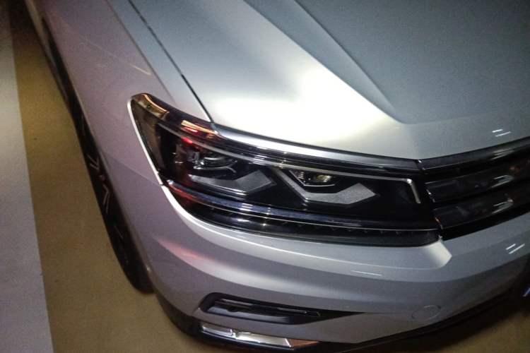 Used Volkswagen Tiguan L 2018 330TSI Automatic Two-Wheel Drive Flagship Edition Right Front Headlight