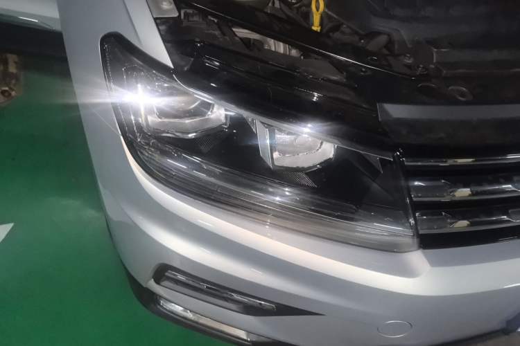 Used Volkswagen Tiguan L 2018 330TSI Automatic Two-Wheel Drive Luxury Edition Right Front Headlight