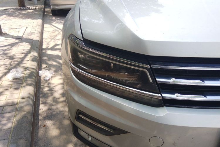 Used Volkswagen Tiguan L 2018 330TSI Automatic Two-Wheel Drive Luxury Edition Right Front Headlight