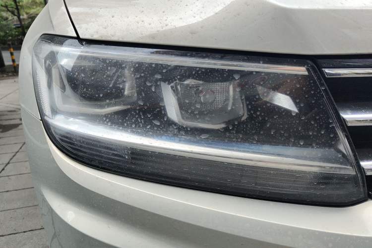 Used Volkswagen Tiguan L 2018 330TSI Automatic Two-Wheel Drive Luxury Edition Right Front Headlight
