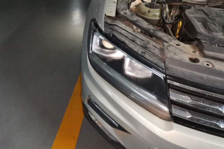 Used Volkswagen Tiguan L 2018 330TSI Automatic Two-Wheel Drive Luxury Edition Right Front Headlight