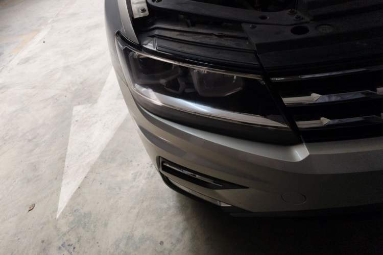 Used Volkswagen Tiguan L 2018 330TSI Automatic Two-Wheel Drive Luxury Edition Right Front Headlight