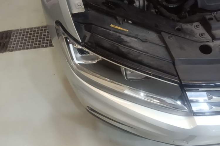 Used Volkswagen Tiguan L 2018 Revised Version 330TSI Automatic Two-Wheel Drive Comfort Edition Right Front Headlight
