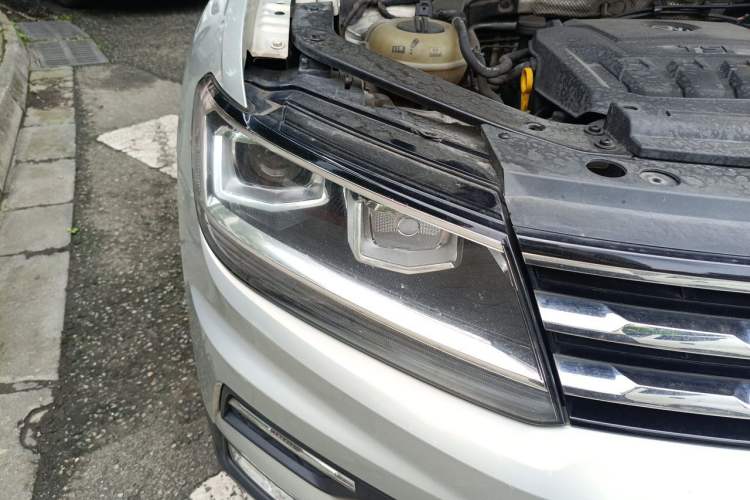 Used Volkswagen Tiguan L 2018 330TSI Automatic Two-Wheel Drive Luxury Edition Right Front Headlight
