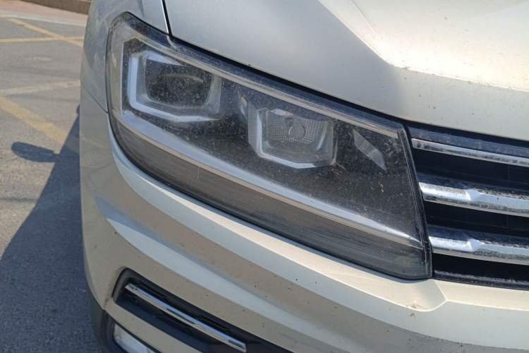 Used Volkswagen Tiguan L 2018 330TSI Automatic Two-Wheel Drive Luxury Edition Right Front Headlight