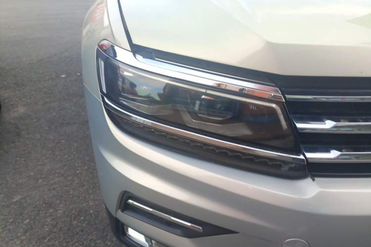 Used Volkswagen Tiguan L 2018 Facelift 330TSI Automatic Two-Wheel Drive Luxury Edition Right Front Headlight