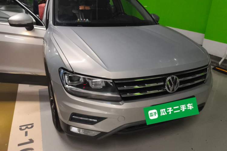 Used Volkswagen Tiguan L 2018 330TSI Automatic Two-Wheel Drive Luxury Edition Right Front Headlight