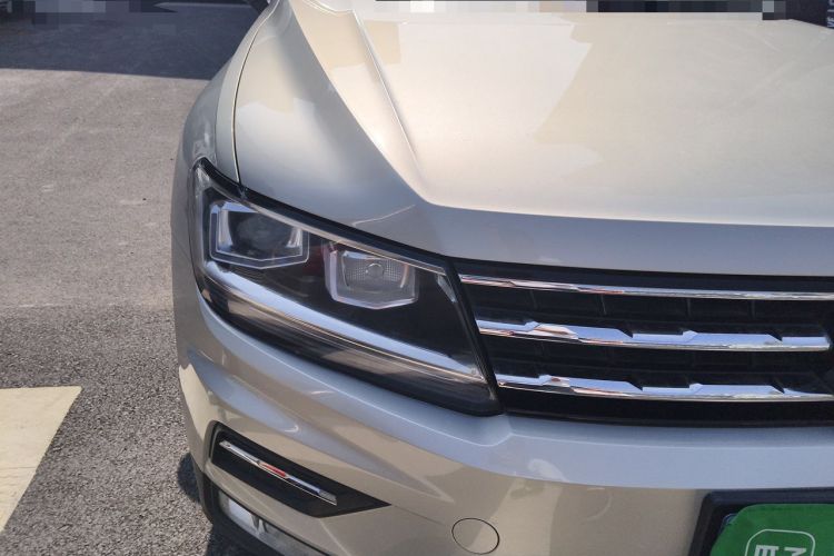 Used Volkswagen Tiguan L 2018 Facelift 330TSI Automatic Two-Wheel Drive Luxury Edition Right Front Headlight