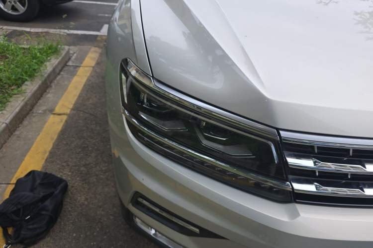 Used Volkswagen Tiguan L 2018 330TSI Automatic Two-Wheel Drive Flagship Edition Right Front Headlight