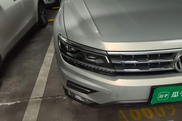 Used Volkswagen Tiguan L 2018 Revised Version 380TSI Automatic All-Wheel Drive Flagship Edition Right Front Headlight