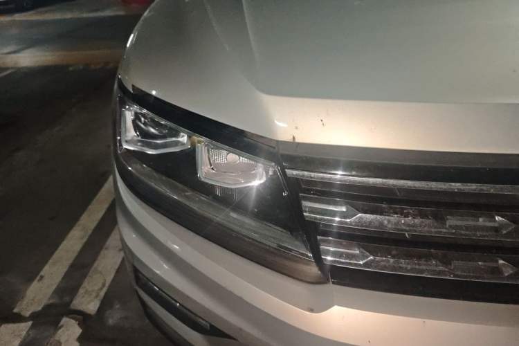 Used Volkswagen Tiguan L 2018 Facelift 330TSI Automatic Two-Wheel Drive Luxury Edition Right Front Headlight