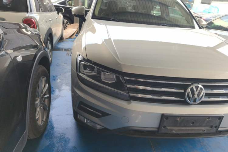 Used Volkswagen Tiguan L 2018 330TSI Automatic Two-Wheel Drive Luxury Edition Right Front Headlight
