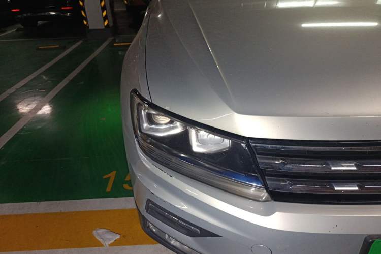 Used Volkswagen Tiguan L 2018 330TSI Automatic Two-Wheel Drive Luxury Edition Right Front Headlight
