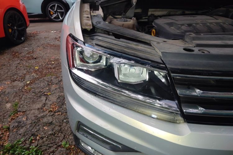 Used Volkswagen Tiguan L 2018 330TSI Automatic Two-Wheel Drive Luxury Edition Right Front Headlight