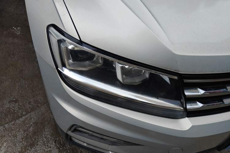 Used Volkswagen Tiguan L 2018 330TSI Automatic Two-Wheel Drive Luxury Edition Right Front Headlight