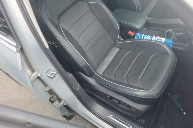 Used Volkswagen Tiguan L 2018 380TSI Automatic All-Wheel Drive Flagship Edition Right Front Seat