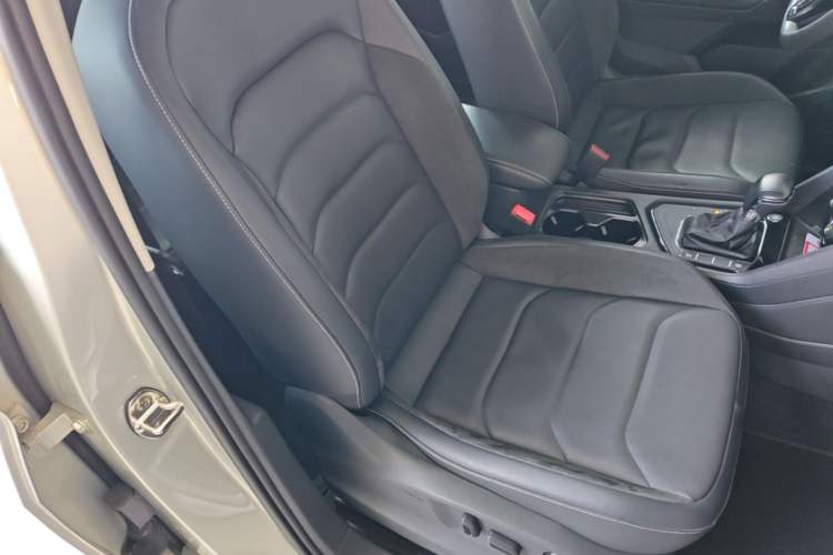 Used Volkswagen Tiguan L 2018 Revised Version 330TSI Automatic Two-Wheel Drive Comfort Edition Right Front Seat