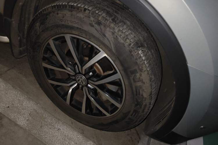 Used Volkswagen Tiguan L 2018 330TSI Automatic Two-Wheel Drive Luxury Edition Right Front Wheel Hub