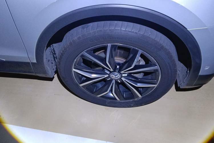 Used Volkswagen Tiguan L 2018 330TSI Automatic Two-Wheel Drive Flagship Edition Right Front Wheel Hub
