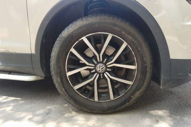 Used Volkswagen Tiguan L 2018 330TSI Automatic Two-Wheel Drive Luxury Edition Right Front Wheel Hub