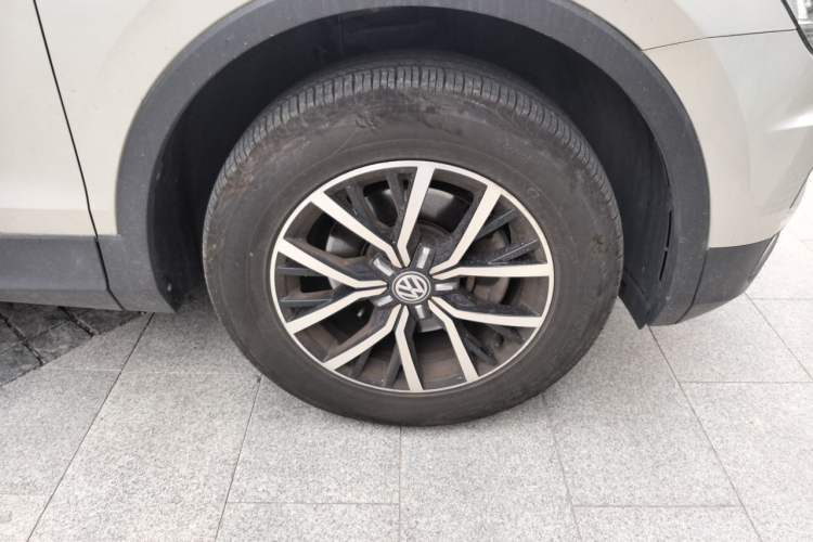 Used Volkswagen Tiguan L 2018 330TSI Automatic Two-Wheel Drive Luxury Edition Right Front Wheel Hub