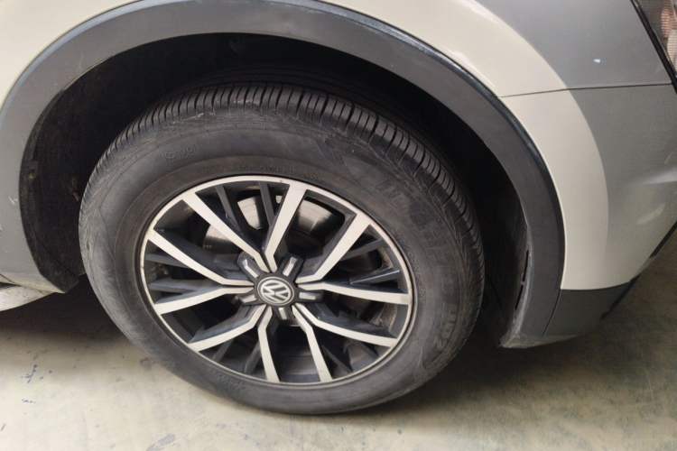 Used Volkswagen Tiguan L 2018 330TSI Automatic Two-Wheel Drive Luxury Edition Right Front Wheel Hub