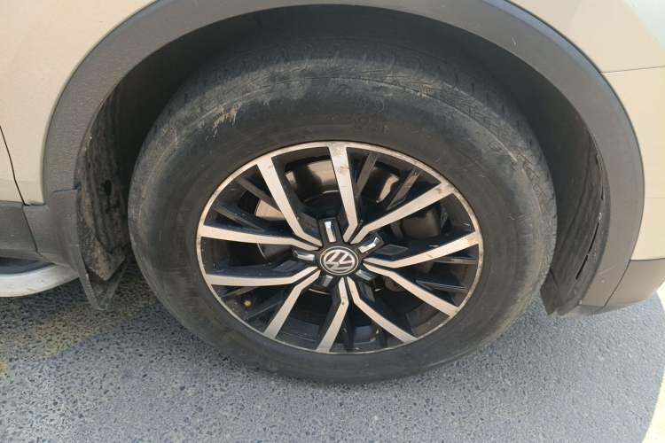Used Volkswagen Tiguan L 2018 330TSI Automatic Two-Wheel Drive Luxury Edition Right Front Wheel Hub