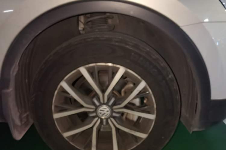 Used Volkswagen Tiguan L 2018 Facelift 330TSI Automatic Two-Wheel Drive Luxury Edition Right Front Wheel Hub