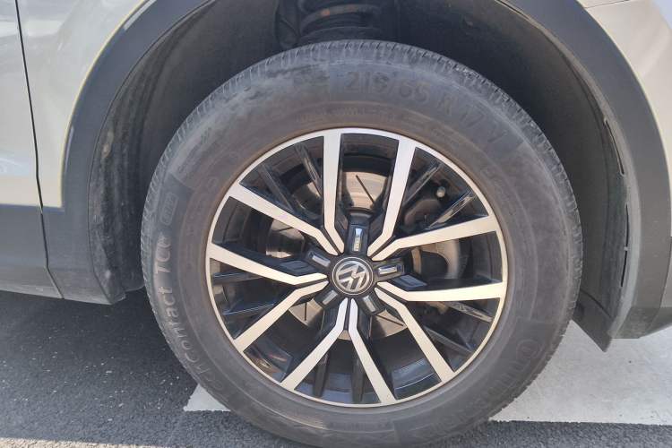 Used Volkswagen Tiguan L 2018 Facelift 330TSI Automatic Two-Wheel Drive Luxury Edition Right Front Wheel Hub