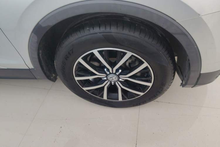Used Volkswagen Tiguan L 2018 280TSI Automatic Two-Wheel Drive Comfort Edition Right Front Wheel Hub