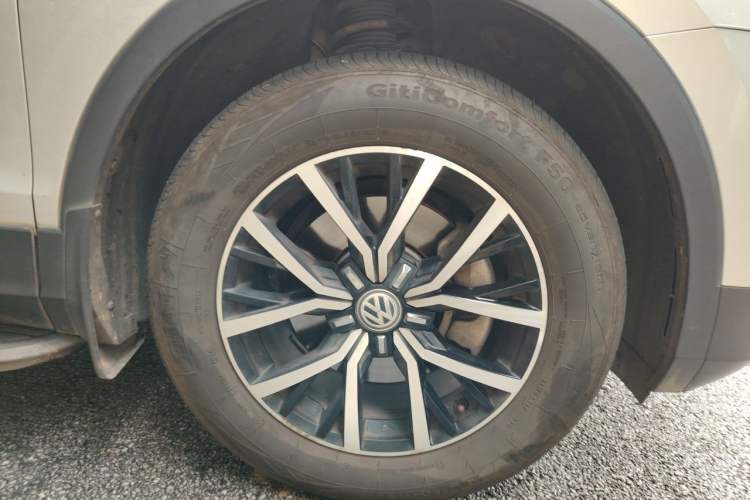 Used Volkswagen Tiguan L 2018 Facelift 330TSI Automatic Two-Wheel Drive Luxury Edition Right Front Wheel Hub