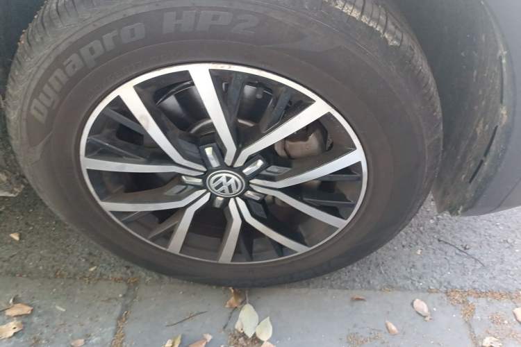 Used Volkswagen Tiguan L 2018 330TSI Automatic Two-Wheel Drive Luxury Edition Right Front Wheel Hub