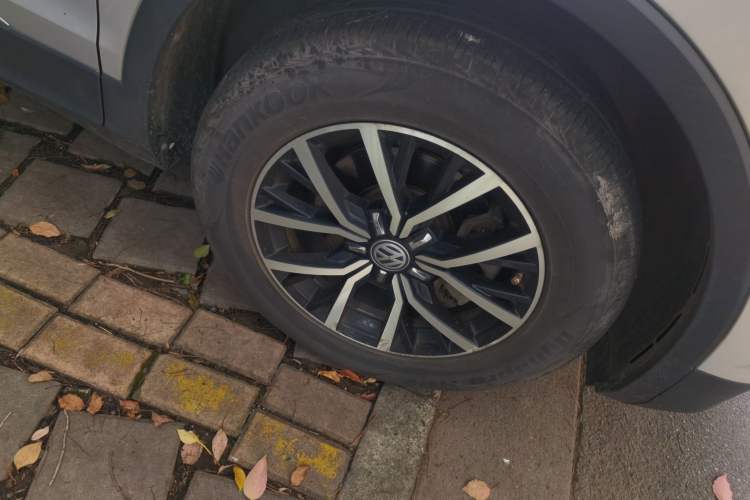 Used Volkswagen Tiguan L 2018 Facelift 330TSI Automatic Two-Wheel Drive Luxury Edition Right Front Wheel Hub