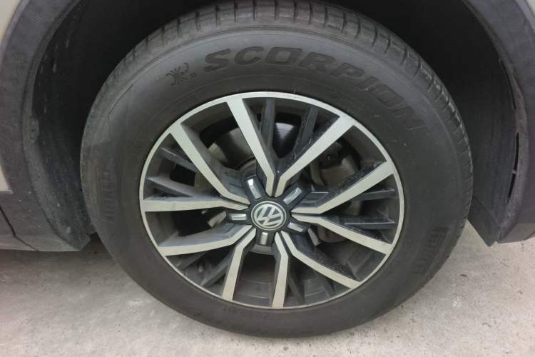 Used Volkswagen Tiguan L 2018 Facelift 330TSI Automatic Two-Wheel Drive Luxury Edition Right Front Wheel Hub