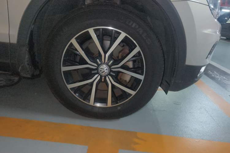 Used Volkswagen Tiguan L 2018 330TSI Automatic Two-Wheel Drive Luxury Edition Right Front Wheel Hub